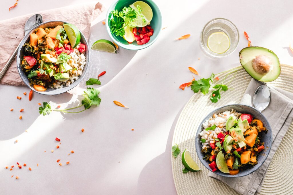 Lựa chọn nơi có nhiều ánh sáng giúp bức hình món ăn hấp dẫn và thu hút. - Nguồn Pexels Lựa chọn nơi có nhiều ánh sáng giúp bức hình món ăn hấp dẫn và thu hút - Nguồn Pexels