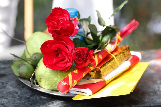Kinh doanh đồ cúng đi lễ chùa sau Tết. Kinh doanh đồ cúng đi lễ chùa sau Tết. Ảnh minh họa - Nguồn Internet.