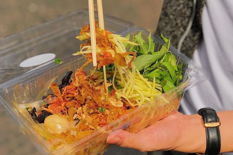 Bánh tráng trộn, bánh tráng cuốn,...