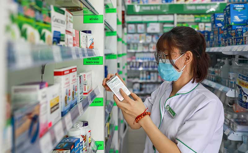 Đào tạo nhân viên quản lý kiểm tra kho và hạn sử dụng của sản phẩm
Nguồn: Internet