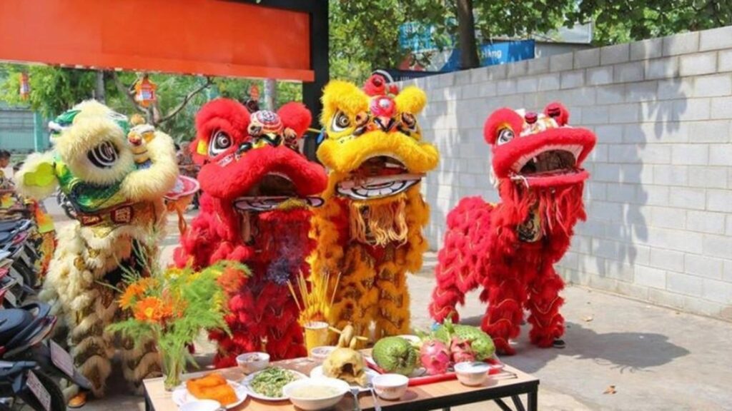 Hình: Cách xem ngày đẹp để tổ chức khai trương cửa hàng
Nguồn: Internet