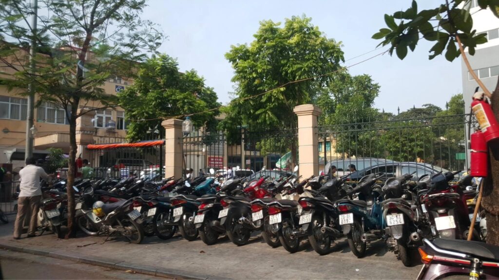 Hình: Dịch vụ gửi xe
Nguồn: Internet