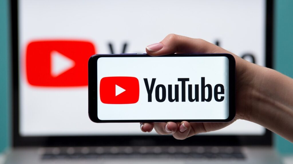 Hình: Bán hàng qua kênh Youtube
Nguồn: Internet