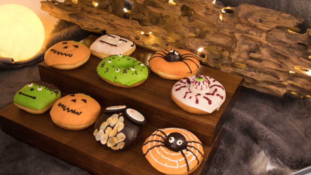Hình: Mở tiệm bánh Halloween
Nguồn: Internet