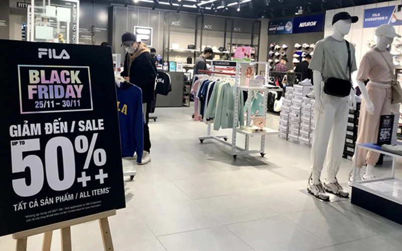 Hình: Độn giá thật cao trước thềm Black Friday
Nguồn: Internet