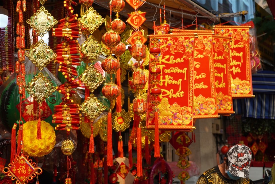 kinh doanh vật dụng trang trí gần Tết