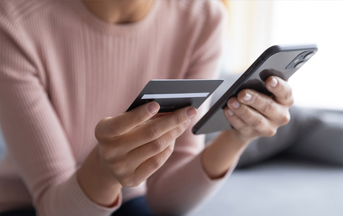 Hình: Thường xuyên kiểm tra số dư tín dụng
Nguồn: Internet