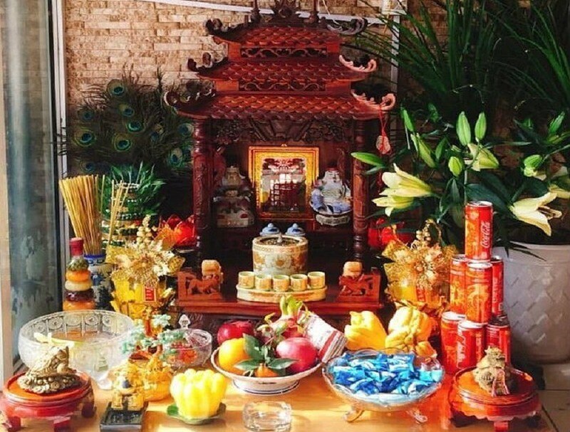 Thờ Thần tài - Thổ địa xin vía buôn may bán đắt