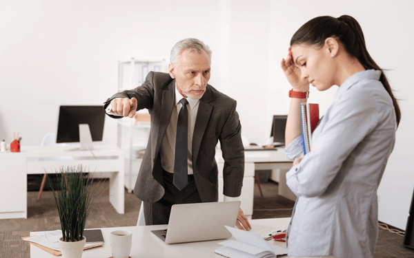 xử lý nhân viên mắc lỗi